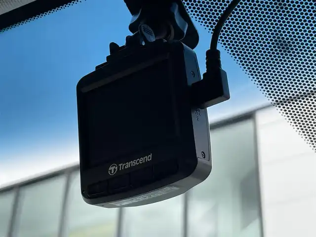 ホンダ ジェイド ハイブリッド X 香川県 2015(平27)年 3.3万km ホワイトオーキッドパール ホンダセンシング/→衝突軽減ブレーキ/→誤発進抑制機能/→路外逸脱抑制機能/→アダプティブクルーズコントロール/→車線維持支援システム/→先行車発進お知らせ機能/純正メモリナビ/【フルセグTV/CD/DVD/バックカメラ】/両側パワースライドドア/ハーフレザーシート/純正17インチアルミホイール/純正フロアマット/ステアリングリモコン/革巻きステアリング/ETC/ドライブレコーダー/HDML接続端子/オートライト/LEDヘッドライト/プッシュスタート/スマートキー