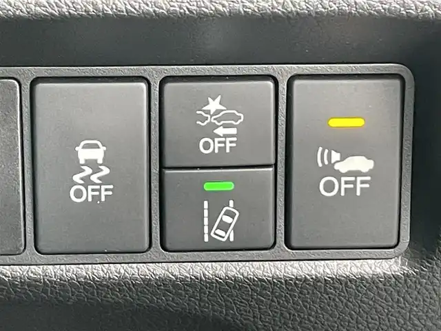 ホンダ ジェイド ハイブリッド X 香川県 2015(平27)年 3.3万km ホワイトオーキッドパール ホンダセンシング/→衝突軽減ブレーキ/→誤発進抑制機能/→路外逸脱抑制機能/→アダプティブクルーズコントロール/→車線維持支援システム/→先行車発進お知らせ機能/純正メモリナビ/【フルセグTV/CD/DVD/バックカメラ】/両側パワースライドドア/ハーフレザーシート/純正17インチアルミホイール/純正フロアマット/ステアリングリモコン/革巻きステアリング/ETC/ドライブレコーダー/HDML接続端子/オートライト/LEDヘッドライト/プッシュスタート/スマートキー