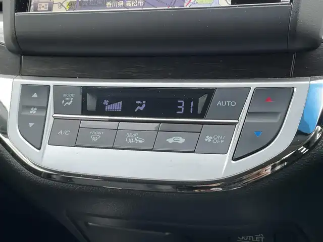 ホンダ ジェイド ハイブリッド X 香川県 2015(平27)年 3.3万km ホワイトオーキッドパール ホンダセンシング/→衝突軽減ブレーキ/→誤発進抑制機能/→路外逸脱抑制機能/→アダプティブクルーズコントロール/→車線維持支援システム/→先行車発進お知らせ機能/→標識認識機能/Honda純正インターナビ/【フルセグTV/CD/DVD/バックカメラ】/マルチインフォメーションディスプレイ/ハーフレザーシート/純正17インチアルミホイ-ル/純正フロアマット/ステアリングリモコン/革巻きステアリング/ETC/ドライブレコーダー/HDML接続端子/オートライト/LEDヘッドライト/プッシュスタート/スマートキー