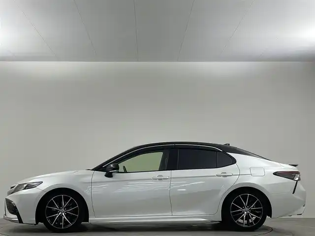 トヨタ カムリ WS 埼玉県 2021(令3)年 4.7万km アティチュードブラックマイカ/プラチナホワイトパールマイカ ステレス車高調　/純正ＤＡ　/３６０°　/温シート　/ＢＳＭ　/ＨＵＤ　/ＥＴＣ　/衝突軽減　/ＬＥＤ　/コネクトナビ　/フルセグＴＶ　/１００Ｖ電源　/追従走行　/スマートキー　/ＢＴ　/ハーフレザーシート　/パワーシート