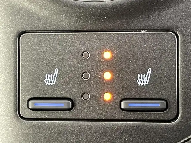 トヨタ カムリ WS 埼玉県 2021(令3)年 4.7万km アティチュードブラックマイカ/プラチナホワイトパールマイカ ステレス車高調　/純正ＤＡ　/３６０°　/温シート　/ＢＳＭ　/ＨＵＤ　/ＥＴＣ　/衝突軽減　/ＬＥＤ　/コネクトナビ　/フルセグＴＶ　/１００Ｖ電源　/追従走行　/スマートキー　/ＢＴ　/ハーフレザーシート　/パワーシート