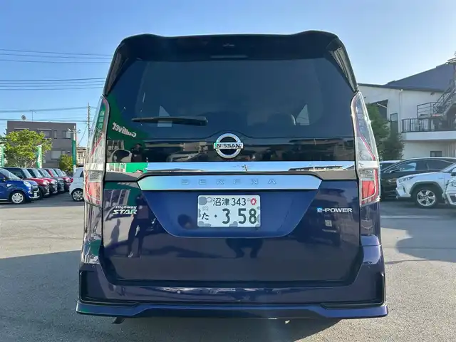 日産 セレナ e－パワー ハイウェイスター V 静岡県 2021(令3)年 2.7万km アズライトブルー エンジンスタートボタン/パワーウィンドウ/パワーステアリング/スマートキー/WAC/クルーズコントロール（追従走行有）/後席用モニター/USB入力端子/純正ETC/全方位カメラ/SDナビ（フルセグTV、BT接続、CDチェンジャー）/三列シート/ウォークスルー/純正フロアマット/布系シート/両側パワースライドドア/純正アルミホイール/ABS/横滑り防止装置/オートライト/オートマチックハイビーム/前後コーナーセンサー/LEDヘッドライト/W+サイドエアバック/衝突軽減システム/プロパイロット付き