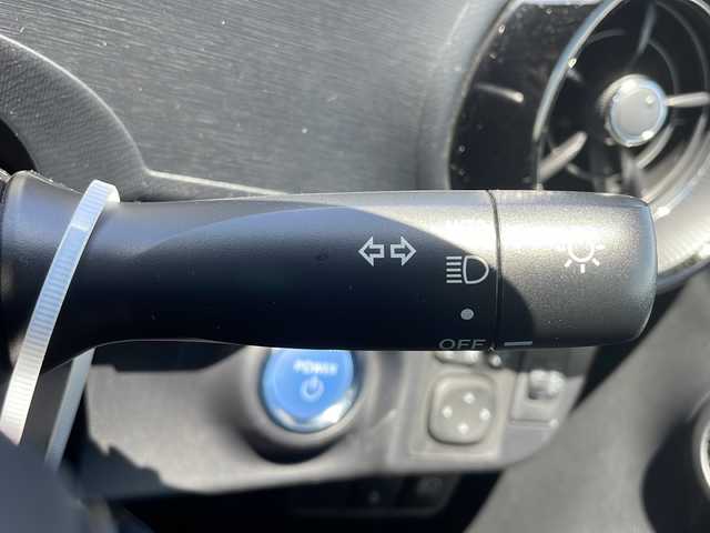 トヨタ アクア クロスオーバー グラム 新潟県 2019(平31)年 1.8万km ベージュ ワンオーナー/夏タイヤ積載/純正SDナビ/（TV/DVD/Bluetooth）/衝突軽減/パーキングサポートブレーキ/クリアランスソナー/先行車発進検知/車線逸脱警報/バックカメラ/ハーフレザー/ステアリングスイッチ/シガーソケット/フロアマット/ヘッドライトレベライザー/ウィンカーミラー/電格ミラー/ドアバイザー/スペアキー×１