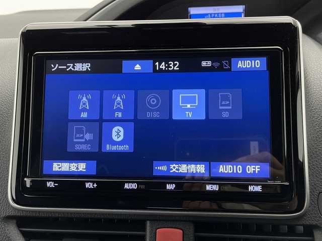 トヨタ ヴォクシー ZS 煌Ⅱ 長野県 2019(令1)年 3.1万km ホワイトパールクリスタルシャイン 純正SDナビ&フルセグTV&CD&DVD&BT/クルーズコントロール/車線逸脱警報/プリクラッシュセーフティ/コーナーセンサー/アイドリングストップ/オートマチックハイビーム/パーキングアシスト/両側パワースライドドア/ステアリングスイッチ/ウォークスルー/2列目サンシェード/バックカメラ/ビルトインETC2.0/LEDヘッドライト/オートライト/フロントフォグランプ/電動格納ミラー/ウィンカーミラー/純正16インチAW装着/純正フロアマット/プッシュスタート/スマートキー