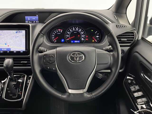 トヨタ ヴォクシー ZS 煌Ⅱ 長野県 2019(令1)年 3.1万km ホワイトパールクリスタルシャイン 純正SDナビ&フルセグTV&CD&DVD&BT/クルーズコントロール/車線逸脱警報/プリクラッシュセーフティ/コーナーセンサー/アイドリングストップ/オートマチックハイビーム/パーキングアシスト/両側パワースライドドア/ステアリングスイッチ/ウォークスルー/2列目サンシェード/バックカメラ/ビルトインETC2.0/LEDヘッドライト/オートライト/フロントフォグランプ/電動格納ミラー/ウィンカーミラー/純正16インチAW装着/純正フロアマット/プッシュスタート/スマートキー