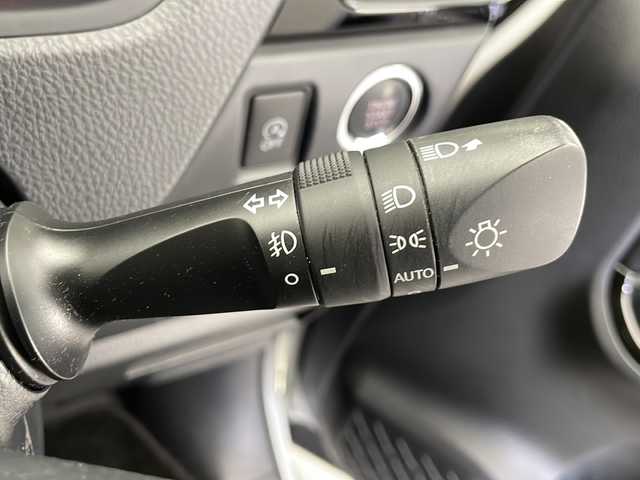トヨタ ヴォクシー ZS 煌Ⅱ 長野県 2019(令1)年 3.1万km ホワイトパールクリスタルシャイン 純正SDナビ&フルセグTV&CD&DVD&BT/クルーズコントロール/車線逸脱警報/プリクラッシュセーフティ/コーナーセンサー/アイドリングストップ/オートマチックハイビーム/パーキングアシスト/両側パワースライドドア/ステアリングスイッチ/ウォークスルー/2列目サンシェード/バックカメラ/ビルトインETC2.0/LEDヘッドライト/オートライト/フロントフォグランプ/電動格納ミラー/ウィンカーミラー/純正16インチAW装着/純正フロアマット/プッシュスタート/スマートキー