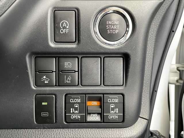 トヨタ ヴォクシー ZS 煌Ⅱ 長野県 2019(令1)年 3.1万km ホワイトパールクリスタルシャイン 純正SDナビ&フルセグTV&CD&DVD&BT/クルーズコントロール/車線逸脱警報/プリクラッシュセーフティ/コーナーセンサー/アイドリングストップ/オートマチックハイビーム/パーキングアシスト/両側パワースライドドア/ステアリングスイッチ/ウォークスルー/2列目サンシェード/バックカメラ/ビルトインETC2.0/LEDヘッドライト/オートライト/フロントフォグランプ/電動格納ミラー/ウィンカーミラー/純正16インチAW装着/純正フロアマット/プッシュスタート/スマートキー