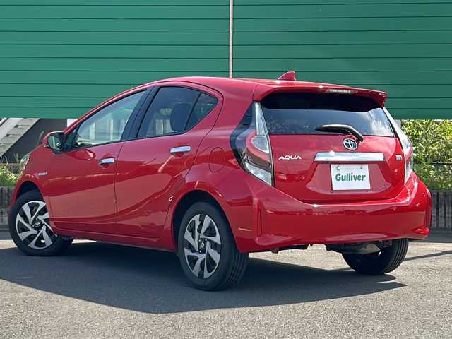 トヨタ アクア 茨城県 2019(令1)年 5.4万km スーパーレッドⅤ トヨタ純正ナビ/フルセグTV/Bluetooth接続/バックカメラ/ドライブレコーダー前後/純正アルミホイール/LEDヘッドライト/オートライト/オートマチックハイビーム/純正フロアマット/衝突軽減システム/スマートキー