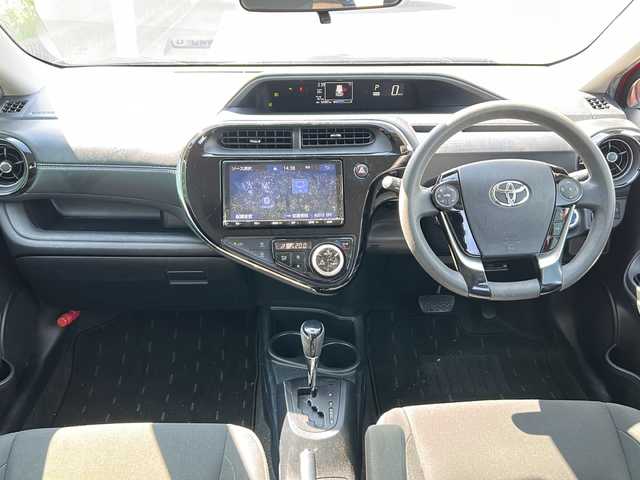 トヨタ アクア 茨城県 2019(令1)年 5.4万km スーパーレッドⅤ トヨタ純正ナビ/フルセグTV/Bluetooth接続/バックカメラ/ドライブレコーダー前後/純正アルミホイール/LEDヘッドライト/オートライト/オートマチックハイビーム/純正フロアマット/衝突軽減システム/スマートキー