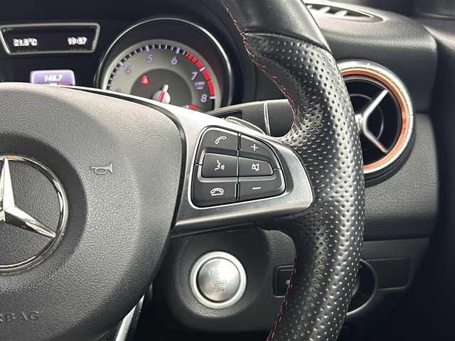 メルセデス・ベンツ ＣＬＡ２５０ 4MATIC 秋田県 2016(平28)年 6.8万km コスモスブラック ４ＷＤ/純正ＨＤＤナビ/　(CD/DVD/フルセグTV/Bluetooth/USB)/バックカメラ/アダプティブクルーズコントロール/パワーシート/ヒートシーター/パドルシフト/純正フロアマット/オートライト/プッシュスタート/スマートキー/スペアキー/取扱説明書/保証書