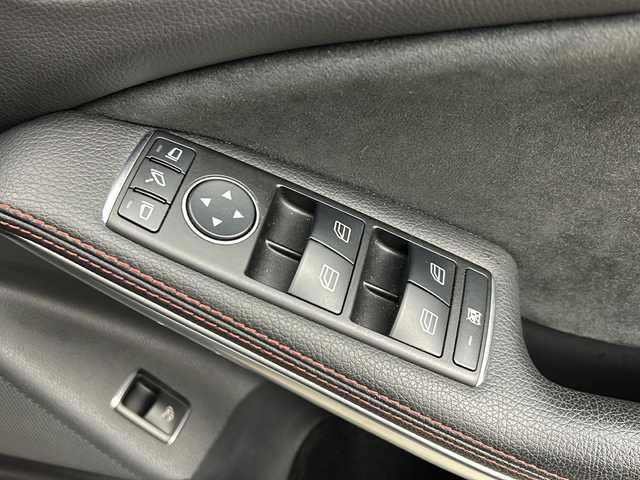 メルセデス・ベンツ ＣＬＡ２５０ 4MATIC 秋田県 2016(平28)年 6.8万km コスモスブラック ４ＷＤ/純正ＨＤＤナビ/　(CD/DVD/フルセグTV/Bluetooth/USB)/バックカメラ/アダプティブクルーズコントロール/パワーシート/ヒートシーター/パドルシフト/純正フロアマット/オートライト/プッシュスタート/スマートキー/スペアキー/取扱説明書/保証書