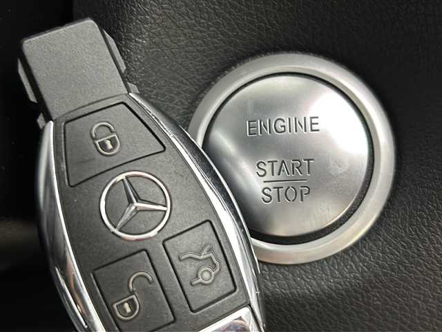 メルセデス・ベンツ ＣＬＡ２５０ 4MATIC 秋田県 2016(平28)年 6.8万km コスモスブラック ４ＷＤ/純正ＨＤＤナビ/　(CD/DVD/フルセグTV/Bluetooth/USB)/バックカメラ/アダプティブクルーズコントロール/パワーシート/ヒートシーター/パドルシフト/純正フロアマット/オートライト/プッシュスタート/スマートキー/スペアキー/取扱説明書/保証書