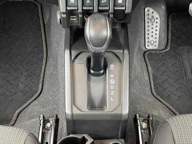 スズキ ジムニー XC 福島県 2020(令2)年 2万km シフォンアイボリーメタリックブラック2トーンルーフ カロッツェリア メモリーナビ（CD・DVD・BT・フルセグTV）/バックカメラ/ETC/コムテック 360°全方向対応ドライブレコーダー/純正マッドフラップ/純正フロアマット/純正アルミホイール/カーメイト 増設電源ユニット/LEDヘッドライト/衝突被害軽減ブレーキ/横滑り防止装置