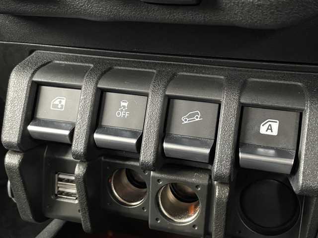 スズキ ジムニー XC 福島県 2020(令2)年 2万km シフォンアイボリーメタリックブラック2トーンルーフ カロッツェリア メモリーナビ（CD・DVD・BT・フルセグTV）/バックカメラ/ETC/コムテック 360°全方向対応ドライブレコーダー/純正マッドフラップ/純正フロアマット/純正アルミホイール/カーメイト 増設電源ユニット/LEDヘッドライト/衝突被害軽減ブレーキ/横滑り防止装置