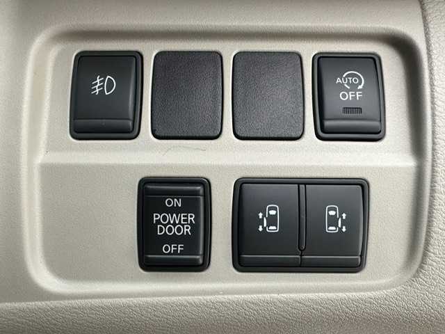 日産 セレナ X VセレクションⅡ 兵庫県 2019(平31)年 6.9万km ブリリアントホワイトパール ・純正SDナビ/・CD/DVD/BT/AUX/フルセグTV/・アラウンドビューモニター/・両側パワースライドア/・ビルドインETC/・デジタルインナーミラー/・プロパイロット/・レーダークルーズコントロール/・レーンディパーチャーアラート/・前後コーナーセンサー/・電子パーキングブレーキ/・パーキングアシスト/・LEDヘッドライト/・LEDフォグランプ/・オートライト/・純正フロアマット/・ドアバイザー/・スマートキー/・スペアキー/・プッシュスタート