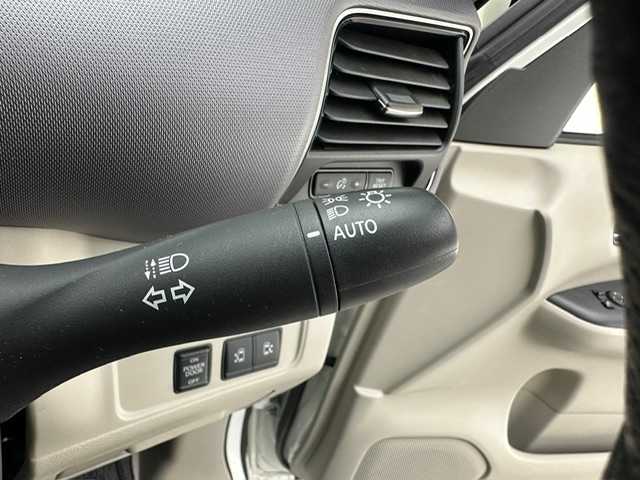 日産 セレナ X VセレクションⅡ 兵庫県 2019(平31)年 6.9万km ブリリアントホワイトパール ・純正SDナビ/・CD/DVD/BT/AUX/フルセグTV/・アラウンドビューモニター/・両側パワースライドア/・ビルドインETC/・デジタルインナーミラー/・プロパイロット/・レーダークルーズコントロール/・レーンディパーチャーアラート/・前後コーナーセンサー/・電子パーキングブレーキ/・パーキングアシスト/・LEDヘッドライト/・LEDフォグランプ/・オートライト/・純正フロアマット/・ドアバイザー/・スマートキー/・スペアキー/・プッシュスタート