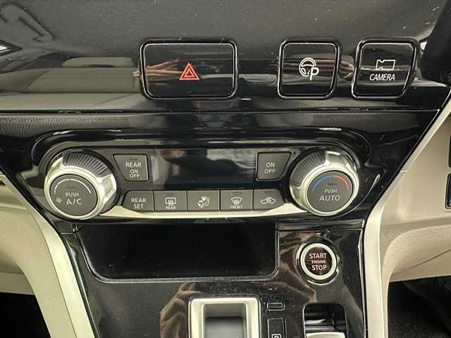 日産 セレナ X VセレクションⅡ 兵庫県 2019(平31)年 6.9万km ブリリアントホワイトパール ・純正SDナビ/・CD/DVD/BT/AUX/フルセグTV/・アラウンドビューモニター/・両側パワースライドア/・ビルドインETC/・デジタルインナーミラー/・プロパイロット/・レーダークルーズコントロール/・レーンディパーチャーアラート/・前後コーナーセンサー/・電子パーキングブレーキ/・パーキングアシスト/・LEDヘッドライト/・LEDフォグランプ/・オートライト/・純正フロアマット/・ドアバイザー/・スマートキー/・スペアキー/・プッシュスタート