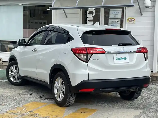 ホンダ ヴェゼル X ホンダセンシング 神奈川県 2018(平30)年 0.4万km プラチナホワイトパール ワンオーナー/純正メモリナビ/　（CD・DVD・Bluetooth）/フルセグTV/ホンダセンシング/アダプティブクルーズコントロール/LEDヘッドライト/ビルトインETC/バックカメラ/スマートキー×2/純正16インチAW/保証書/取扱説明書