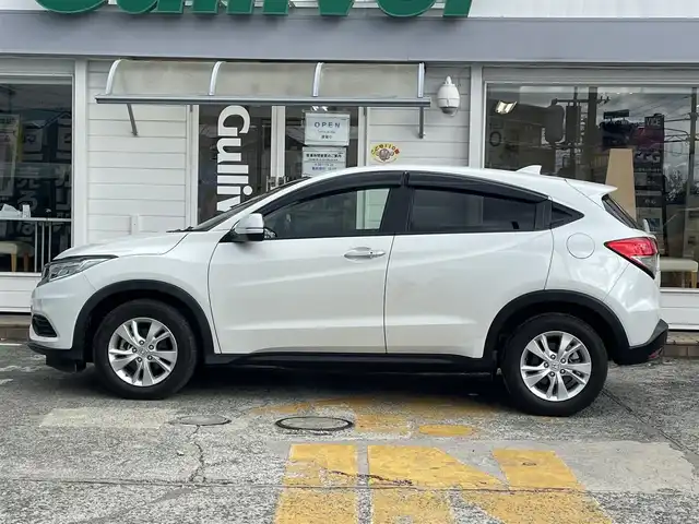 ホンダ ヴェゼル X ホンダセンシング 神奈川県 2018(平30)年 0.4万km プラチナホワイトパール ワンオーナー/純正メモリナビ/　（CD・DVD・Bluetooth）/フルセグTV/ホンダセンシング/アダプティブクルーズコントロール/LEDヘッドライト/ビルトインETC/バックカメラ/スマートキー×2/純正16インチAW/保証書/取扱説明書