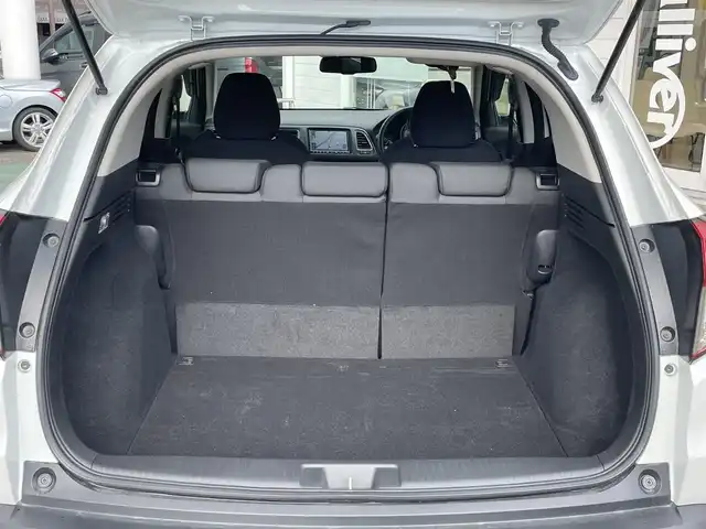 ホンダ ヴェゼル X ホンダセンシング 神奈川県 2018(平30)年 0.4万km プラチナホワイトパール ワンオーナー/純正メモリナビ/　（CD・DVD・Bluetooth）/フルセグTV/ホンダセンシング/アダプティブクルーズコントロール/LEDヘッドライト/ビルトインETC/バックカメラ/スマートキー×2/純正16インチAW/保証書/取扱説明書