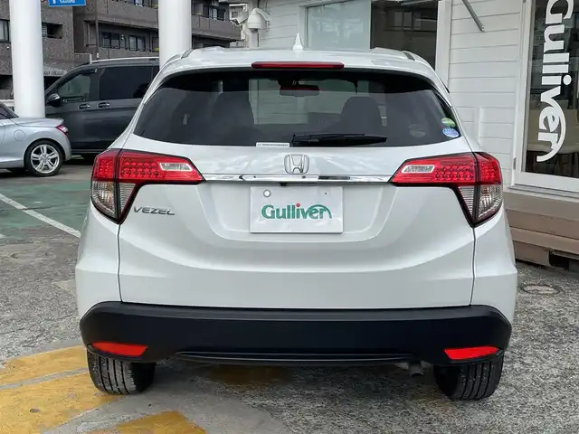 ホンダ ヴェゼル X ホンダセンシング 神奈川県 2018(平30)年 0.4万km プラチナホワイトパール ワンオーナー/純正メモリナビ/　（CD・DVD・Bluetooth）/フルセグTV/ホンダセンシング/アダプティブクルーズコントロール/LEDヘッドライト/ビルトインETC/バックカメラ/スマートキー×2/純正16インチAW/保証書/取扱説明書