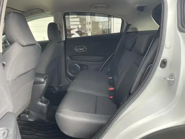 ホンダ ヴェゼル X ホンダセンシング 神奈川県 2018(平30)年 0.4万km プラチナホワイトパール ワンオーナー/純正メモリナビ/　（CD・DVD・Bluetooth）/フルセグTV/ホンダセンシング/アダプティブクルーズコントロール/LEDヘッドライト/ビルトインETC/バックカメラ/スマートキー×2/純正16インチAW/保証書/取扱説明書