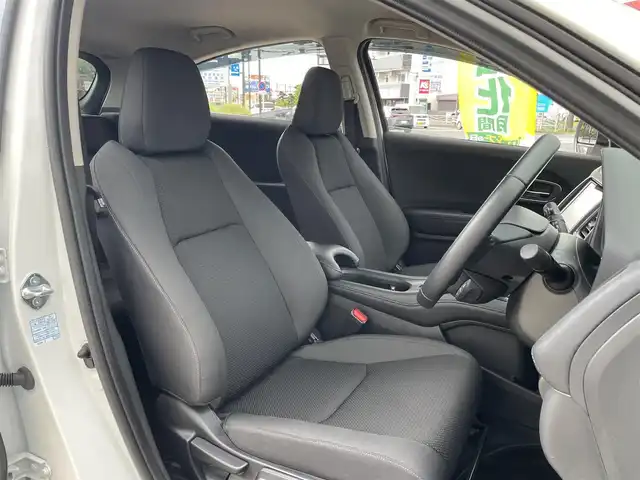 ホンダ ヴェゼル X ホンダセンシング 神奈川県 2018(平30)年 0.4万km プラチナホワイトパール ワンオーナー/純正メモリナビ/　（CD・DVD・Bluetooth）/フルセグTV/ホンダセンシング/アダプティブクルーズコントロール/LEDヘッドライト/ビルトインETC/バックカメラ/スマートキー×2/純正16インチAW/保証書/取扱説明書