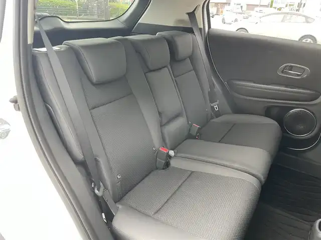 ホンダ ヴェゼル X ホンダセンシング 神奈川県 2018(平30)年 0.4万km プラチナホワイトパール ワンオーナー/純正メモリナビ/　（CD・DVD・Bluetooth）/フルセグTV/ホンダセンシング/アダプティブクルーズコントロール/LEDヘッドライト/ビルトインETC/バックカメラ/スマートキー×2/純正16インチAW/保証書/取扱説明書