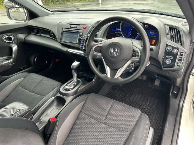 ホンダ ＣＲ－Ｚ β 鹿児島県 2013(平25)年 8.4万km プレミアムホワイトパール ワンオーナー/純正ＳＤナビ/　　CD/DVD/ワンセグ/バックカメラ/クルーズコントロール/HIDヘッドライト/アイドリングストップ/純正フロアマット/横滑り防止装置/盗難防止装置/取扱説明書