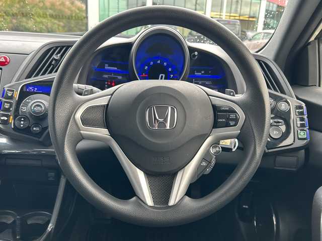 ホンダ ＣＲ－Ｚ β 鹿児島県 2013(平25)年 8.4万km プレミアムホワイトパール ワンオーナー/純正ＳＤナビ/　　CD/DVD/ワンセグ/バックカメラ/クルーズコントロール/HIDヘッドライト/アイドリングストップ/純正フロアマット/横滑り防止装置/盗難防止装置/取扱説明書