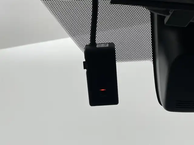 トヨタ シエンタ G クエロ 埼玉県 2019(令1)年 3.1万km ホワイトパールクリスタルシャイン 　純正メモリーナビ/　フルセグTV/　Bluetooth/　CD/DVD/　純正フリップダウンモニター/　純正ドライブレコーダー/　ビルトインETC/　トヨタセーフティセンス/　コーナーセンサー/　LEDヘッドライト/　フォグランプ/　ハーフレザーシート/　純正15インチAW/　スマートキー/　革巻ステアリング/　フロアマット/　ドアバイザー
