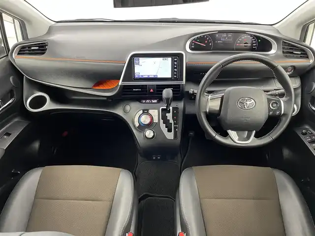 トヨタ シエンタ G クエロ 埼玉県 2019(令1)年 3.1万km ホワイトパールクリスタルシャイン 　純正メモリーナビ/　フルセグTV/　Bluetooth/　CD/DVD/　純正フリップダウンモニター/　純正ドライブレコーダー/　ビルトインETC/　トヨタセーフティセンス/　コーナーセンサー/　LEDヘッドライト/　フォグランプ/　ハーフレザーシート/　純正15インチAW/　スマートキー/　革巻ステアリング/　フロアマット/　ドアバイザー