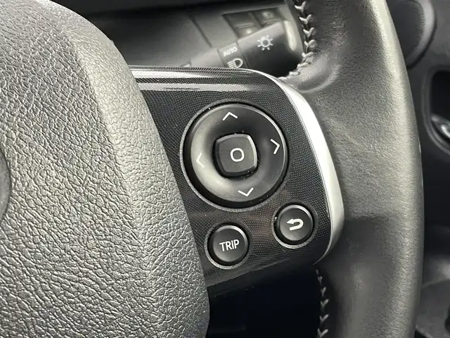 トヨタ シエンタ G クエロ 埼玉県 2019(令1)年 3.1万km ホワイトパールクリスタルシャイン 　純正メモリーナビ/　フルセグTV/　Bluetooth/　CD/DVD/　純正フリップダウンモニター/　純正ドライブレコーダー/　ビルトインETC/　トヨタセーフティセンス/　コーナーセンサー/　LEDヘッドライト/　フォグランプ/　ハーフレザーシート/　純正15インチAW/　スマートキー/　革巻ステアリング/　フロアマット/　ドアバイザー
