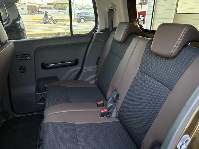 スズキ ハスラー Jスタイル Ⅲ ターボ 福岡県 2018(平30)年 7.3万km ブレイブカーキパール/スチールシルバー ワンオーナー/取説・新車保証書・有/スマートキースペア有/デュアルカメラブレーキサポート/：衝突軽減システム/：誤発進抑制機能/：車線逸脱警報機能/：ふらつき警報機能/：先行車発進お知らせ機能/シートヒーター（運転席・助手席）/HIDヘッドライト/：オートライト/ブラウン合皮ネイビーファブリックシート/シートヒーター（運転席・助手席）/シートバックテーブル（助手席側）/社外SDナビ/　フルセグTV/DVDビデオ　/　Bluetooth：バックカメラ