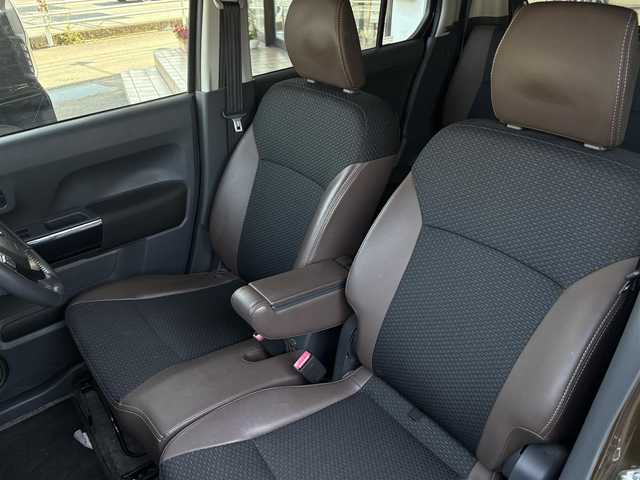 スズキ ハスラー Jスタイル Ⅲ ターボ 福岡県 2018(平30)年 7.3万km ブレイブカーキパール/スチールシルバー ワンオーナー/取説・新車保証書・有/スマートキースペア有/デュアルカメラブレーキサポート/：衝突軽減システム/：誤発進抑制機能/：車線逸脱警報機能/：ふらつき警報機能/：先行車発進お知らせ機能/シートヒーター（運転席・助手席）/HIDヘッドライト/：オートライト/ブラウン合皮ネイビーファブリックシート/シートヒーター（運転席・助手席）/シートバックテーブル（助手席側）/社外SDナビ/　フルセグTV/DVDビデオ　/　Bluetooth：バックカメラ