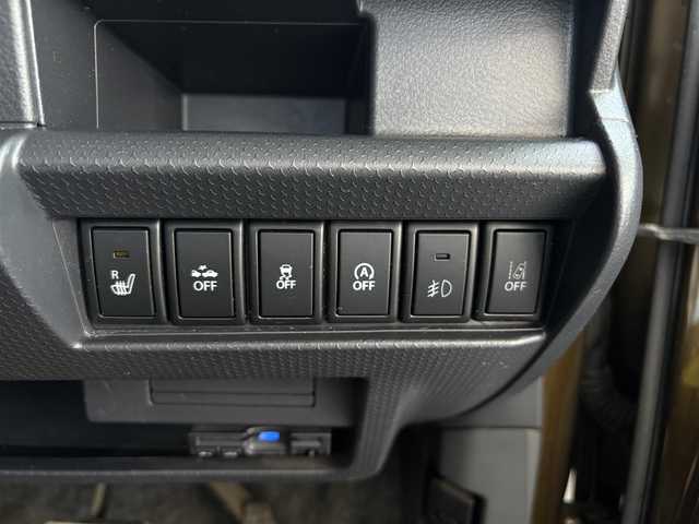スズキ ハスラー Jスタイル Ⅲ ターボ 福岡県 2018(平30)年 7.3万km ブレイブカーキパール/スチールシルバー ワンオーナー/取説・新車保証書・有/スマートキースペア有/デュアルカメラブレーキサポート/：衝突軽減システム/：誤発進抑制機能/：車線逸脱警報機能/：ふらつき警報機能/：先行車発進お知らせ機能/シートヒーター（運転席・助手席）/HIDヘッドライト/：オートライト/ブラウン合皮ネイビーファブリックシート/シートヒーター（運転席・助手席）/シートバックテーブル（助手席側）/社外SDナビ/　フルセグTV/DVDビデオ　/　Bluetooth：バックカメラ