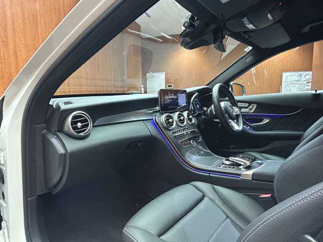 メルセデス・ベンツ Ｃ２２０ｄ ワゴン ローレウスエディション 千葉県 2019(令1)年 4万km 白 ＨＵＤ　/純正ナビ　/バックカメラ　/ＡＣＣ　/ブラックレザーシート　/シートヒーター　/メモリーパワーシート　/ＬＥＤヘッドライト　/オートライト　/ドライブレコーダー　/アイドリングストップ　/ＥＴＣ