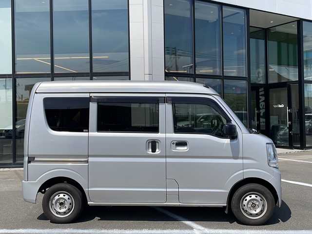 スズキ エブリイ PA リミテッド 青森県 2021(令3)年 6.1万km シルキーシルバーメタリック ・4WD/・キーレス/・純正ラジオ/・オートライト/・横滑り防止/・スペアキー/・保証書・取説あり/・スタッドレス積込み（溝残８ミリ）