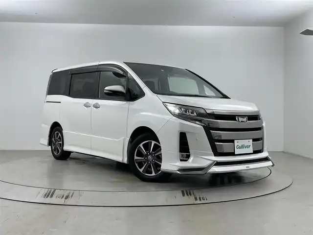 トヨタ ノア Si ダブルバイビーⅡ 埼玉県 2020(令2)年 5.5万km ホワイトパールクリスタルシャイン モデリスタフルエアロ/純正9インチナビ　NSZT-Y68T/(Bluetooth/CD/DVD/AM/FM)/地デジフルセグ/バックカメラ/前後ドライブレコーダー/ETC/クルーズコントロール/オートマチックハイビーム/車線逸脱警報/衝突軽減ブレーキ/クリアランスソナー/先行車発進お知らせ機能/両側パワースライドドア/プッシュスタート/フロントフォグランプ/ウィンカーミラー/ロールサンシェード/純正フロアマット/純正ドアバイザー/純正16インチアルミホイール