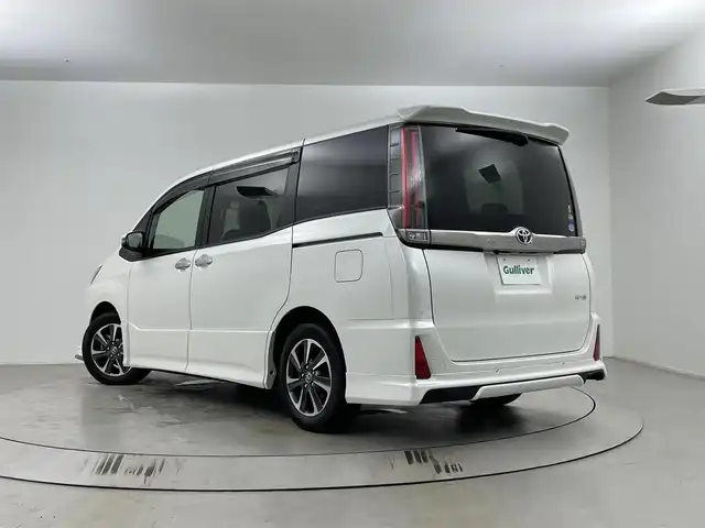 トヨタ ノア Si ダブルバイビーⅡ 埼玉県 2020(令2)年 5.5万km ホワイトパールクリスタルシャイン モデリスタフルエアロ/純正9インチナビ　NSZT-Y68T/(Bluetooth/CD/DVD/AM/FM)/地デジフルセグ/バックカメラ/前後ドライブレコーダー/ETC/クルーズコントロール/オートマチックハイビーム/車線逸脱警報/衝突軽減ブレーキ/クリアランスソナー/先行車発進お知らせ機能/両側パワースライドドア/プッシュスタート/フロントフォグランプ/ウィンカーミラー/ロールサンシェード/純正フロアマット/純正ドアバイザー/純正16インチアルミホイール