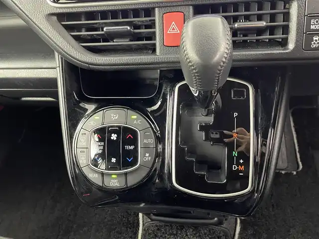 トヨタ ノア Si ダブルバイビーⅡ 埼玉県 2020(令2)年 5.5万km ホワイトパールクリスタルシャイン モデリスタフルエアロ/純正9インチナビ　NSZT-Y68T/(Bluetooth/CD/DVD/AM/FM)/地デジフルセグ/バックカメラ/前後ドライブレコーダー/ETC/クルーズコントロール/オートマチックハイビーム/車線逸脱警報/衝突軽減ブレーキ/クリアランスソナー/先行車発進お知らせ機能/両側パワースライドドア/プッシュスタート/フロントフォグランプ/ウィンカーミラー/ロールサンシェード/純正フロアマット/純正ドアバイザー/純正16インチアルミホイール