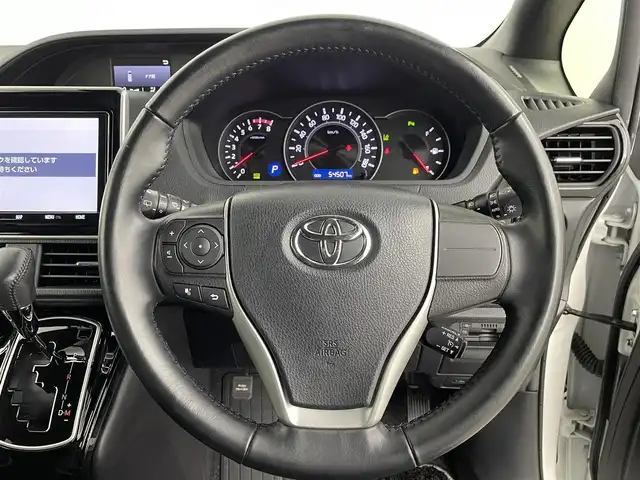 トヨタ ノア Si ダブルバイビーⅡ 埼玉県 2020(令2)年 5.5万km ホワイトパールクリスタルシャイン モデリスタフルエアロ/純正9インチナビ　NSZT-Y68T/(Bluetooth/CD/DVD/AM/FM)/地デジフルセグ/バックカメラ/前後ドライブレコーダー/ETC/クルーズコントロール/オートマチックハイビーム/車線逸脱警報/衝突軽減ブレーキ/クリアランスソナー/先行車発進お知らせ機能/両側パワースライドドア/プッシュスタート/フロントフォグランプ/ウィンカーミラー/ロールサンシェード/純正フロアマット/純正ドアバイザー/純正16インチアルミホイール