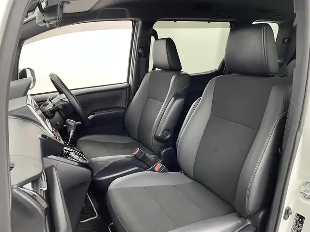 トヨタ ノア Si ダブルバイビーⅡ 埼玉県 2020(令2)年 5.5万km ホワイトパールクリスタルシャイン モデリスタフルエアロ/純正9インチナビ　NSZT-Y68T/(Bluetooth/CD/DVD/AM/FM)/地デジフルセグ/バックカメラ/前後ドライブレコーダー/ETC/クルーズコントロール/オートマチックハイビーム/車線逸脱警報/衝突軽減ブレーキ/クリアランスソナー/先行車発進お知らせ機能/両側パワースライドドア/プッシュスタート/フロントフォグランプ/ウィンカーミラー/ロールサンシェード/純正フロアマット/純正ドアバイザー/純正16インチアルミホイール