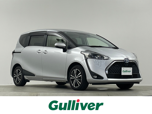 トヨタ シエンタ ハイブリッド G クエロ 埼玉県 2021(令3)年 3.3万km シルバーM ９インチナビ　アラウンドビューモニター　クルーズコントロール　シートヒーター　ドライブレコーダー　両側パワースライドドア　コーナーセンサー　衝突軽減システム　１００Ｖ電源　ＬＥＤヘッドライト　ＥＴＣ
