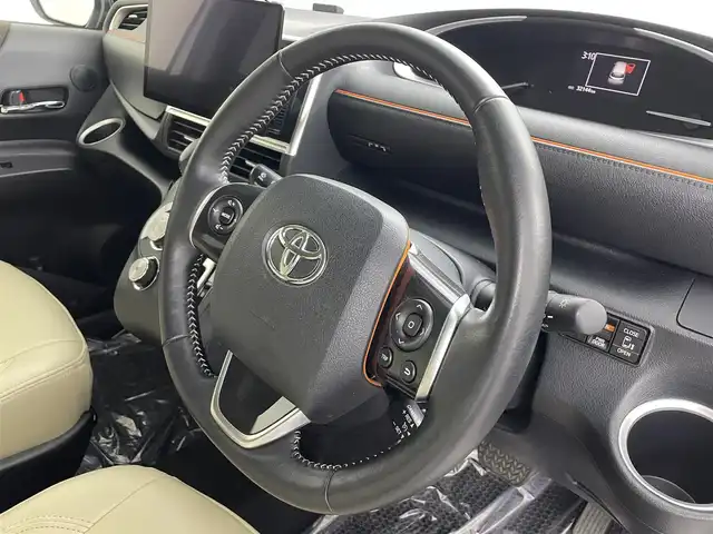 トヨタ シエンタ ハイブリッド G クエロ 埼玉県 2021(令3)年 3.3万km シルバーM ９インチナビ　アラウンドビューモニター　クルーズコントロール　シートヒーター　ドライブレコーダー　両側パワースライドドア　コーナーセンサー　衝突軽減システム　１００Ｖ電源　ＬＥＤヘッドライト　ＥＴＣ