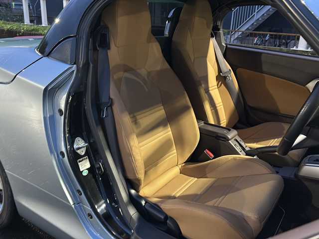 ダイハツ コペン ローブ 茨城県 2015(平27)年 6.1万km リキッドシルバーM ワンオーナー/純正7インチナビ/Bluetooth/フルセグTV/CD/DVD/バックカメラ/LEDヘッドライト/オートライト/ハーフレザー/シートヒーター/横滑り防止装置/盗難防止装置/純正16インチアアルミホイール/純正フロアマット/USBポート/アイドリングストップ/ETC/プッシュスタート/スマートキー/禁煙車