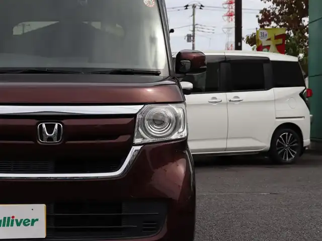 ホンダ Ｎ ＢＯＸ G L ターボ ホンダセンシング 神奈川県 2017(平29)年 3.9万km プレミアムアガットブラウンP ターボ/ホンダセンシング（安全支援システム）/：衝突軽減ブレーキ/：誤発進抑制機能/：後方誤発進抑制機能/：歩行車事故低減ステアリング/：先行車発進お知らせ機能/：アダプティブクルーズコントロール/：車線維持支援システム/：オートハイビーム/：標識認識機能/：路外逸脱抑制機能/両側パワースライドドア /LEDヘッドランプ/：オートヘッドライト/ビルトインETC/HONDA純正8インチプレミアムインターナビ/：フルセグTV/：CD DVD再生/：Bluetoothオーディオ/：バックカメラ/ロールサンシェード（後席左右）/シートリフター（運転席）/：シートバックポケット/純正フロアマット/：ドアバイザー/スマホ充電/ーーーーーーーーーーーーーーーーーーーーーーー/保証書/取扱説明書/ナビ取説/スペアスマートキー×1本