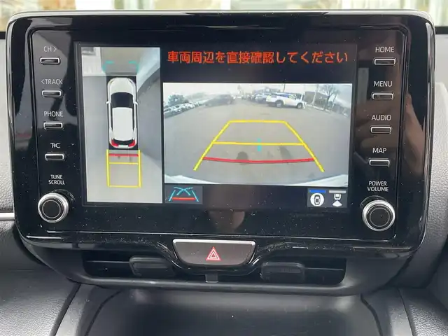 トヨタ ヤリスクロス Z 道央・札幌 2023(令5)年 2.3万km プラチナホワイトパールマイカ ・4WD/・寒冷地仕様/・純正ディスプレイオーディオ/BT&USB&AppleCarPlay(有線のみ)/・衝突軽減ブレーキ/・全方位カメラ/・バックカメラ/・サイドカメラ/・前後社外ドライブレコーダー/・パワーシート(運転席のみ)/・ハーフレザーシート/・ビルトインETC/・クルーズコントロール/・ステアリングヒーター/・ハンズフリー/・ヘルプネットスイッチ(SOSボタン)/・ABS/・横滑り防止装置/・レーンキープアシスト/・盗難防止装置/・オートライト/・オートマチックハイビーム/・ダウンヒルアシストコントロール/・オートリトラミラー/・LEDヘッドライト/・純正AW付夏タイヤ/・スペアキー1本/・エンジンスターター/・保証書/・取扱説明書