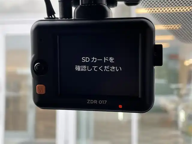 トヨタ ヤリスクロス Z 道央・札幌 2023(令5)年 2.3万km プラチナホワイトパールマイカ ・4WD/・寒冷地仕様/・純正ディスプレイオーディオ/BT&USB&AppleCarPlay(有線のみ)/・衝突軽減ブレーキ/・全方位カメラ/・バックカメラ/・サイドカメラ/・前後社外ドライブレコーダー/・パワーシート(運転席のみ)/・ハーフレザーシート/・ビルトインETC/・クルーズコントロール/・ステアリングヒーター/・ハンズフリー/・ヘルプネットスイッチ(SOSボタン)/・ABS/・横滑り防止装置/・レーンキープアシスト/・盗難防止装置/・オートライト/・オートマチックハイビーム/・ダウンヒルアシストコントロール/・オートリトラミラー/・LEDヘッドライト/・純正AW付夏タイヤ/・スペアキー1本/・エンジンスターター/・保証書/・取扱説明書