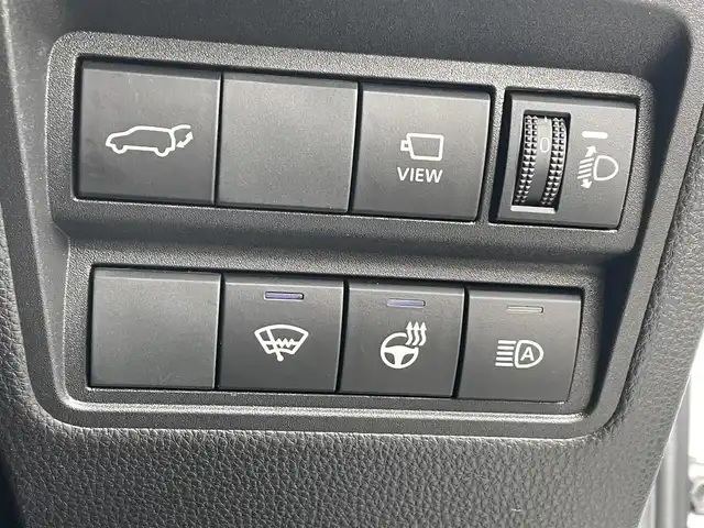 トヨタ ヤリスクロス Z 道央・札幌 2023(令5)年 2.3万km プラチナホワイトパールマイカ ・4WD/・寒冷地仕様/・純正ディスプレイオーディオ/BT&USB&AppleCarPlay(有線のみ)/・衝突軽減ブレーキ/・全方位カメラ/・バックカメラ/・サイドカメラ/・前後社外ドライブレコーダー/・パワーシート(運転席のみ)/・ハーフレザーシート/・ビルトインETC/・クルーズコントロール/・ステアリングヒーター/・ハンズフリー/・ヘルプネットスイッチ(SOSボタン)/・ABS/・横滑り防止装置/・レーンキープアシスト/・盗難防止装置/・オートライト/・オートマチックハイビーム/・ダウンヒルアシストコントロール/・オートリトラミラー/・LEDヘッドライト/・純正AW付夏タイヤ/・スペアキー1本/・エンジンスターター/・保証書/・取扱説明書